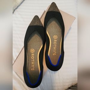 Rothy's The Point Black/Gold Size 8